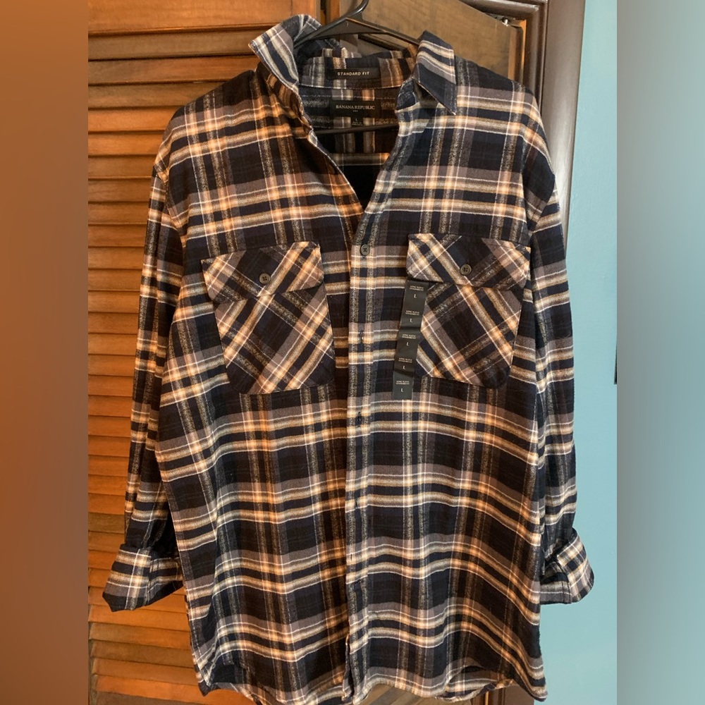 Brand new button down Banana Republic flannel shirt- Size Large